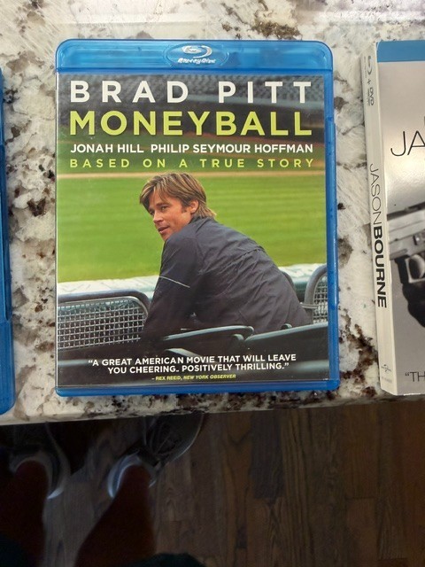MONEYBALL Blu-Ray + + DIGITAL HD ULTRAVIOLET DISC DVD BRAD PITT