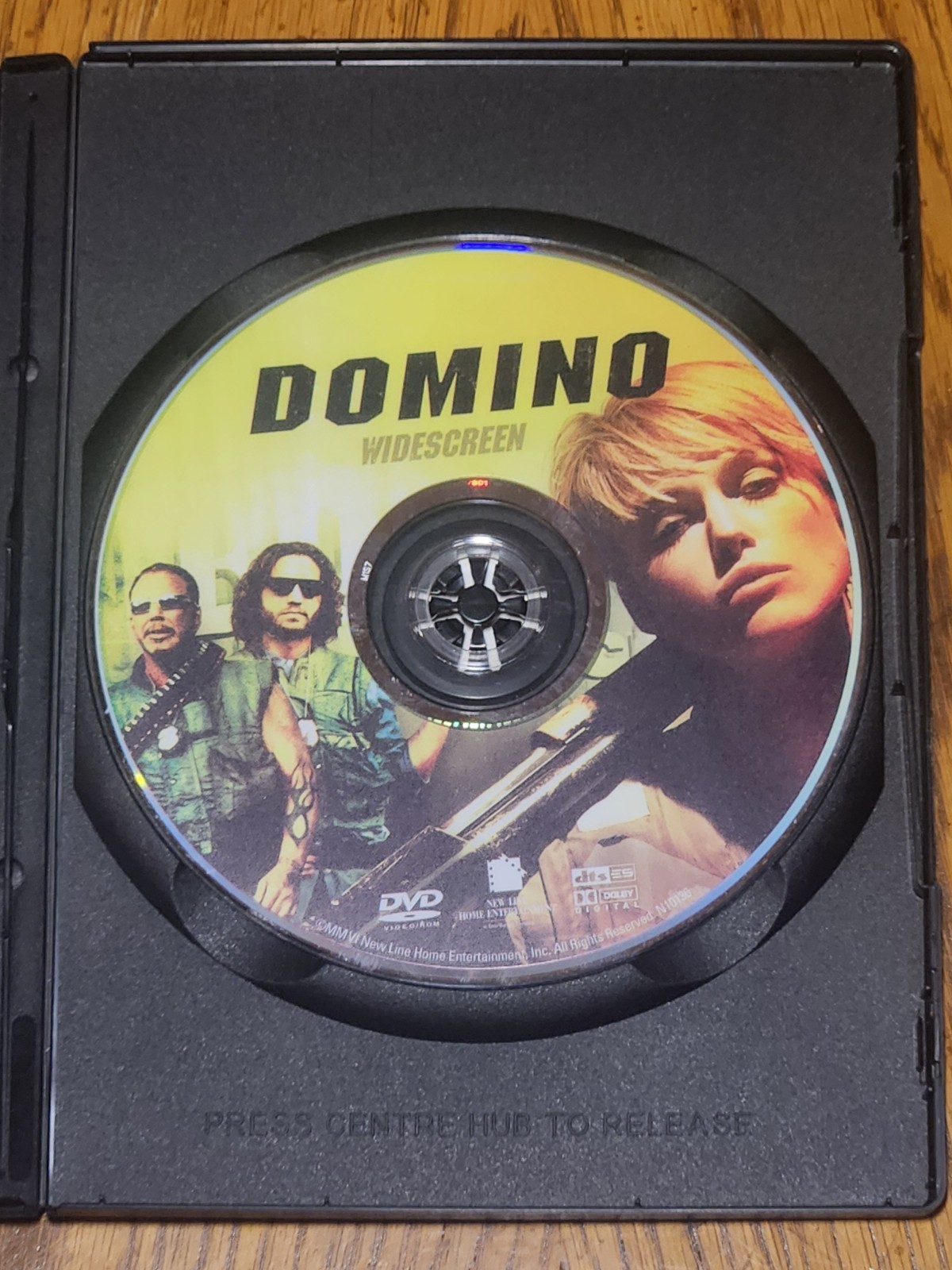 Domino DVD 2005 Widescreen Edition Pre-owned Tony Scott Action R Rated Film