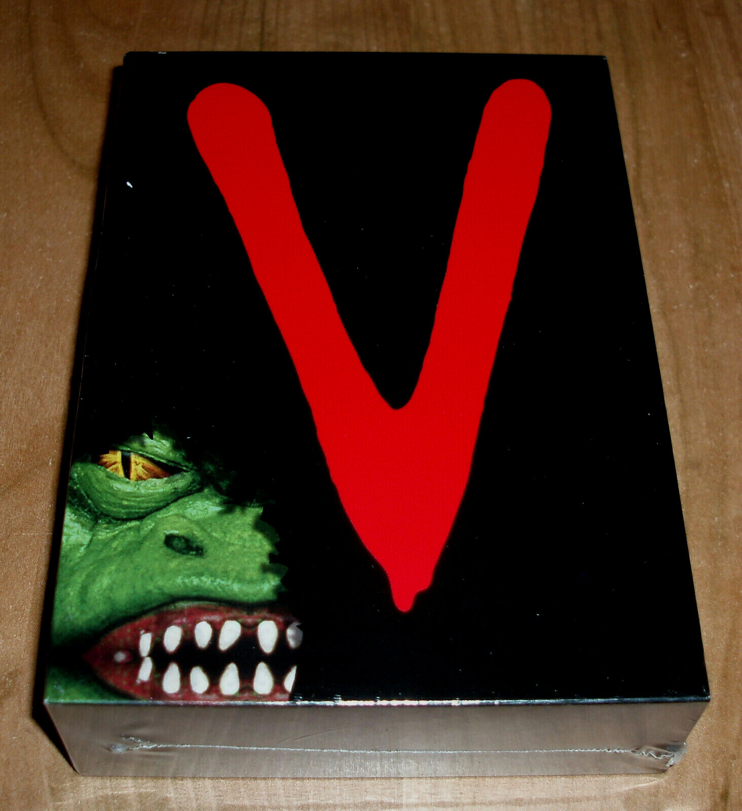 V The Complete Collection 10 DVD NEW Sealed Series Region 2