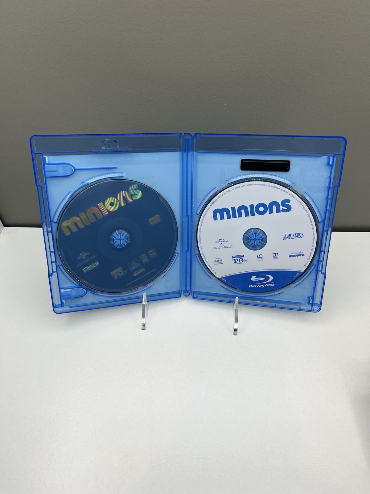 Minions (Blu-ray, 2015) Blu-Ray + DVD No Digital Copy Excellent Disc